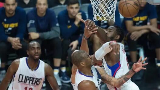  快船乔治复出首战砍下28+8+6  