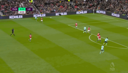  诺伊尔神级扑救屡现神迹，拜仁一球小胜科隆守榜首